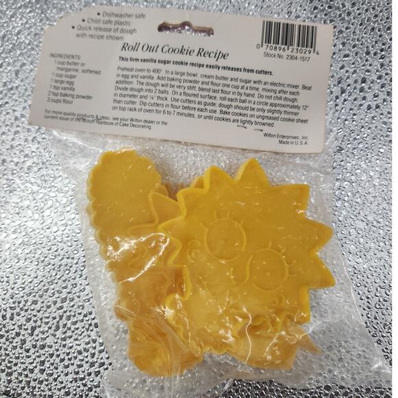 Wilton Cookie Cutters 5 Pieces The Simpsons Family Vintage 1990 NIP Baking - Picture 2 of 8